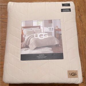 NEW UGG Twin quilt set in cream